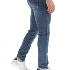 Jeans Uomo Key Jey Slim Fit Elasticizzato -Lacoste shop 0bcbaa4a0c77bf1bf02b6799e3047289