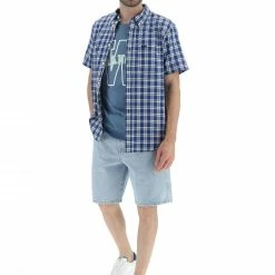 Camicia Lee Uomo Manica Corta Con Taschino Sul Petto A Quadri -Lacoste shop 113b28bfe098a35d089c9d7a4aa76df9