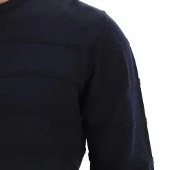 Maglione Girocollo Con Riga Tono Su Tono Blu Salina 11 Maglione Girocollo Con Riga Tono Su Tono Blu Salina -Lacoste shop 1a5dc92ce84fe0f4ca1e48569d903a57