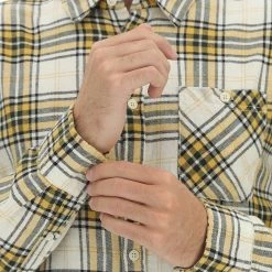 Camicia In Flanella Blend A Fanatsia Check Con Bottoni E Taschino Sul Petto -Lacoste shop 2c1f086ab4614d60f85e6984f9e8b97c