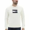 Tommy Hilfiger Jeans Felpa Girocollo Tommy Jeans Dm0dm15704 Garzata Con Patch Applicata Centrale -Lacoste shop 2dac76ea4c8607aeed90f0674009e341