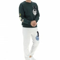 Felpa Girocollo Age In Cotone Felpato Made In Italy Con Stampe Sulla Manica E Patch Applicate Sul Petto -Lacoste shop 48126e53cb57f19eebf54bbb7a110a33