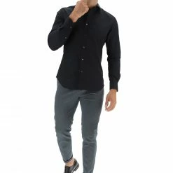 Camicia Xacus Tinta Unita Con Collo A Contrasto -Lacoste shop 5bf959c257951ae79ddf89ca9a9623ec