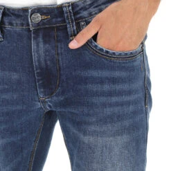 Key Jey Jeans Uomo Keyjey Slim Fit Con Rotture -Lacoste shop 6de781f0f0fb421ae2aabff2deb6c6c0