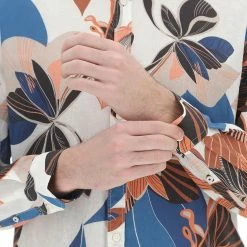 Camicia Age Uomo Con Collo Coreana E Fantasia Florelae In Lino E Cotone -Lacoste shop 724cb69ee82bb6a55100c26f14fd67b5