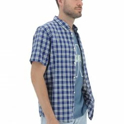 Camicia Lee Uomo Manica Corta Con Taschino Sul Petto A Quadri -Lacoste shop 774487e5ec6c6559104cfe9d05800a9a