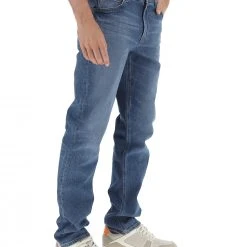Jeans Lee Uomo Mod. West Elasticizzati Relaxed Fit -Lacoste shop 7a9567a27c1fac84122197f0bef69c13