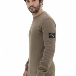 Calvin Klein Jeans Maglioncino Calvin Klein Jenas Uomo In Cotone Piquet Con Patch Applicata -Lacoste shop 7b24db5dbb089a19ed23c5ef5e2f6a02