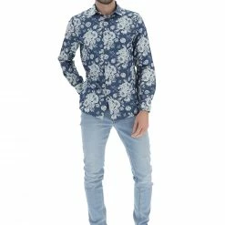 Camicia Markup Uomo In Fantasia Fiori All Over Art. Mk493034 -Lacoste shop 7c48c9f5ca5693abe8bc4b53bef656ea