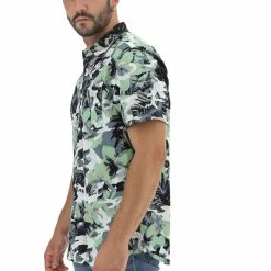 Camicia Manica Corta In Fantasia The North Face A55nd -Lacoste shop 965fa5e6db8761c1bcad9ffc189404d9