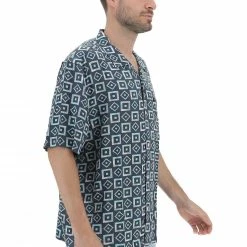 Camicia A Maniche Corte Lee Loose Fit In Fantasia -Lacoste shop 972f9dea26f1a1559b231903ffbf51a0