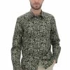 Camicia Casual Age Uomo In Cotne Con Fiori All Over -Lacoste shop a4883e45d1eaa53837f30f173fc8abf6