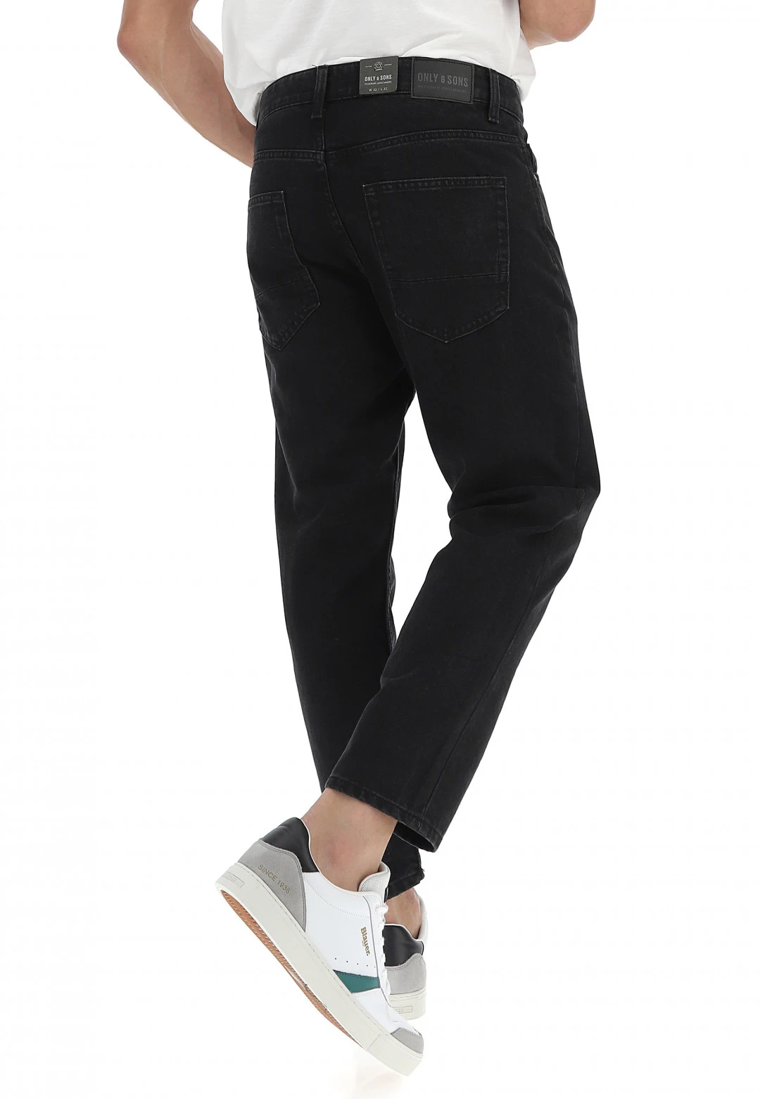 ONLY E SONS Jeans Uomo Only 22022962 Mod. Avi Cropped In Tinta Unita Nero 5 ONLY E SONS Jeans Uomo Only 22022962 Mod. Avi Cropped In Tinta Unita Nero - immagine 3