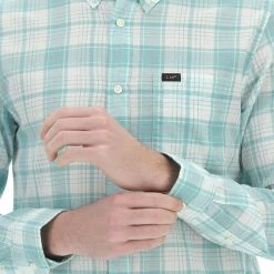 Camicia Lee In Fantasia Quadri All Over -Lacoste shop cb6e84f5b6b26d09ea0203168b9f976e