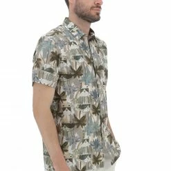 Camicia A Maniche Corte Sseinse In Fastasia All Over -Lacoste shop d0021ed6756eded6f4fb9321150d16d7