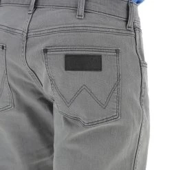 Jeans Wrangler Mod. Greensboro 803 Uomo Regular Straight -Lacoste shop d3f2d986077504330e3554d35c120373