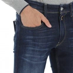 Jeans Elasticizzati Replay Mod. Anbass Uomo Slim Fit -Lacoste shop e2e0b2746e6c5ea49bdc91f5a7e387ba