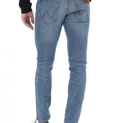 Denim Wrangler Larston 812 W18s Q8 92r 9 Denim Wrangler Larston 812 W18s Q8 92r -Lacoste shop edc658a5f0131efb9b9ec1f704f1a77e