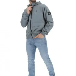 Calvin Klein Jeans Giubbino Calvin Klein Uomo Con Cappuccio E Tasconi Frontali E Logo A Contrasto 11 Calvin Klein Jeans Giubbino Calvin Klein Uomo Con Cappuccio E Tasconi Frontali E Logo A Contrasto -Lacoste shop f3646dbd25e3718178016e0f5ad1b81d