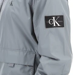 Calvin Klein Jeans Giubbino Calvin Klein Uomo Con Cappuccio E Tasconi Frontali E Logo A Contrasto 12 Calvin Klein Jeans Giubbino Calvin Klein Uomo Con Cappuccio E Tasconi Frontali E Logo A Contrasto -Lacoste shop f3f08629628cdbcdcc9827d35226f854