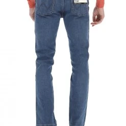 Jeans Wrangler Larston 812 Slim Tapered W18scsz57 -Lacoste shop fe5fa2782004de87b2ce60fb08bccfdd